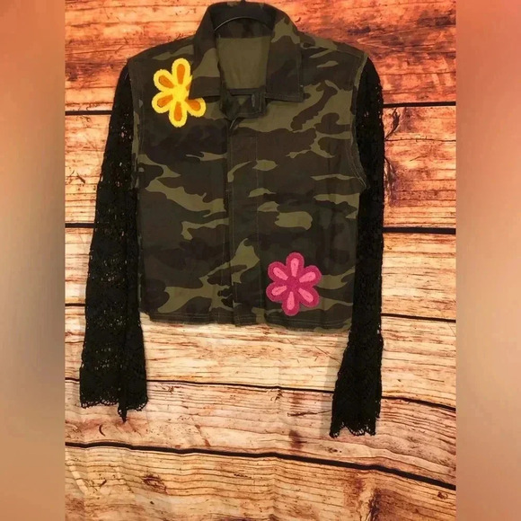 Lace Sleeve Camo Jacket - Picture 5 of 16
